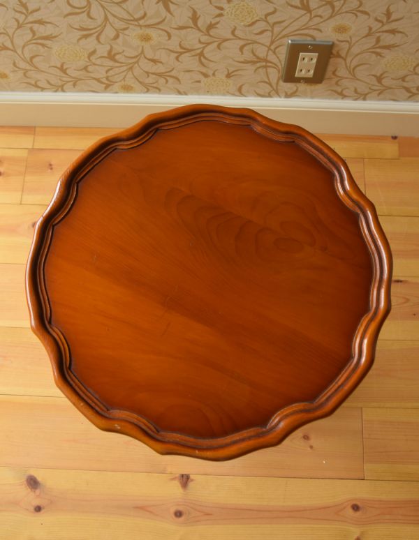 ロイドテーブル　アンティーク家具　イギリスのアンティーク家具、お花の天板のティーテーブル（オケージョナルテーブル）。天板もキレイに仕上げました。(j-1448-f)