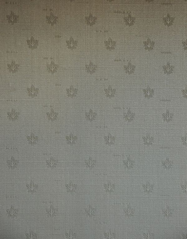 アンティークのキャビネット　アンティーク家具　半月形で品がある英国のアンティーク家具のガラスキャビネット（飾り棚）。柄物の食器やお気に入りのアイテムが引き立つような生地になっています。(j-1454-f)