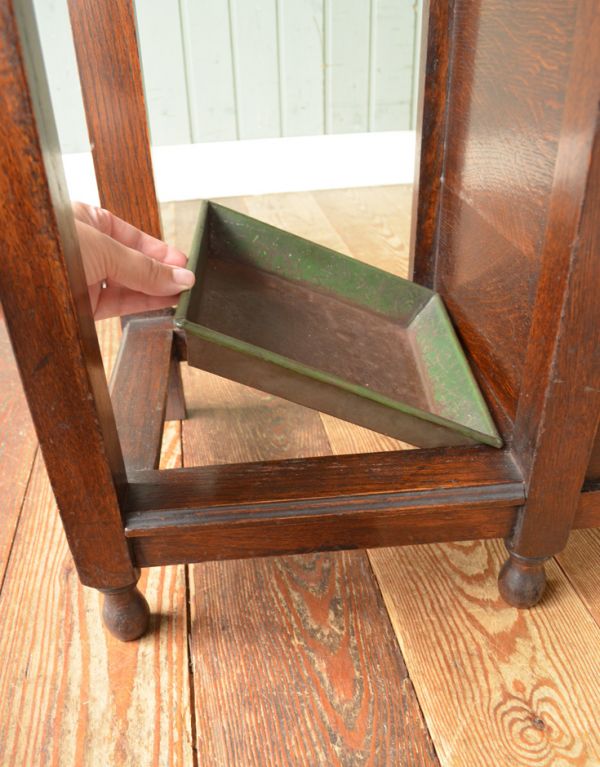 ロイドルームボックス アンティーク家具 英国らしい紳士のアンティークホールスタンド、ベンチ付のステッキスタンド(傘立て)。水受けは取り外せるので、お手入れも簡単。(j-1456-f)