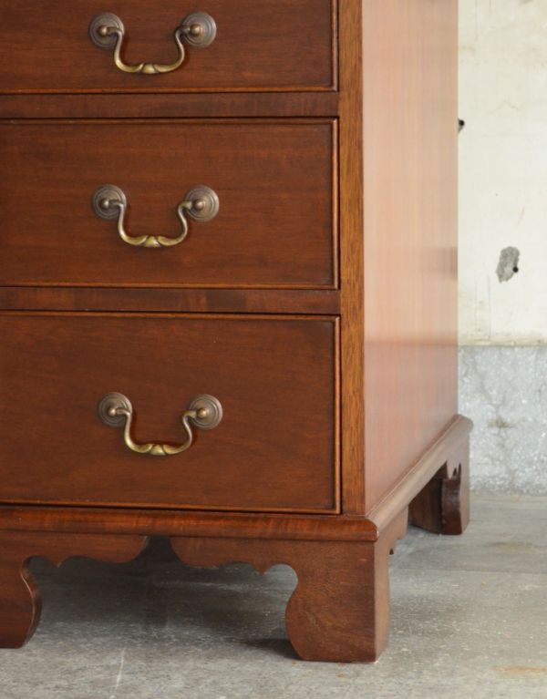 ロイドテーブル　アンティーク家具　英国スタイルの家具、大人のアンティークのデスク（書机）。しっかりとした安定感があります。(j-1460-f)