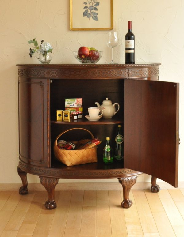 アンティークのキャビネット アンティーク家具 イギリスのアンティーク家具、ハーフムーンのコンソールキャビネット。棚板があるので整理しやすいです。(j-1464-f)