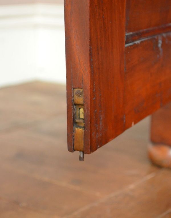 アンティークのキャビネット アンティーク家具 英国のタイル入りのアンティーク家具、ミラー付ウォッシュスタンド(キャビネット)。下のストッパーです。(j-1468-f)