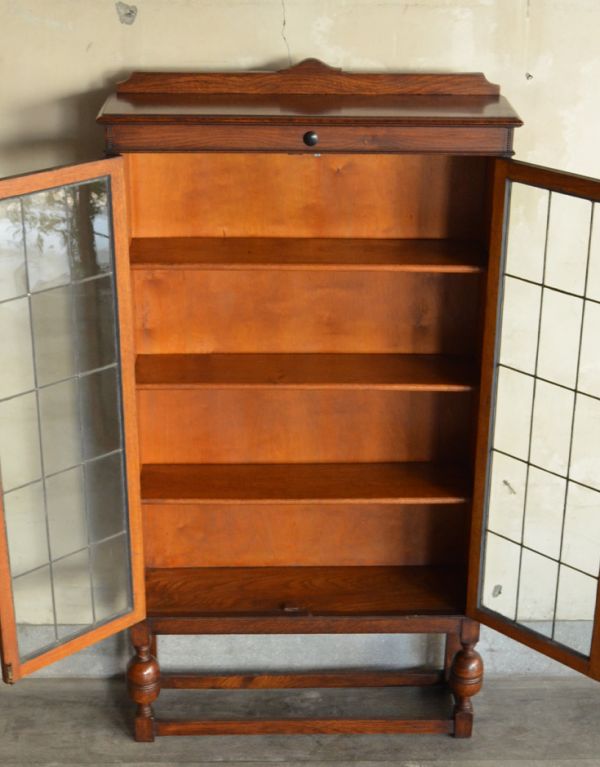 アンティークのキャビネット　アンティーク家具　書斎にピッタリのアンティーク家具、英国輸入のブックケース（本棚）。しっかりメンテナンスしてからお届けしますので安心してお使いいただけます。(j-1470-f)
