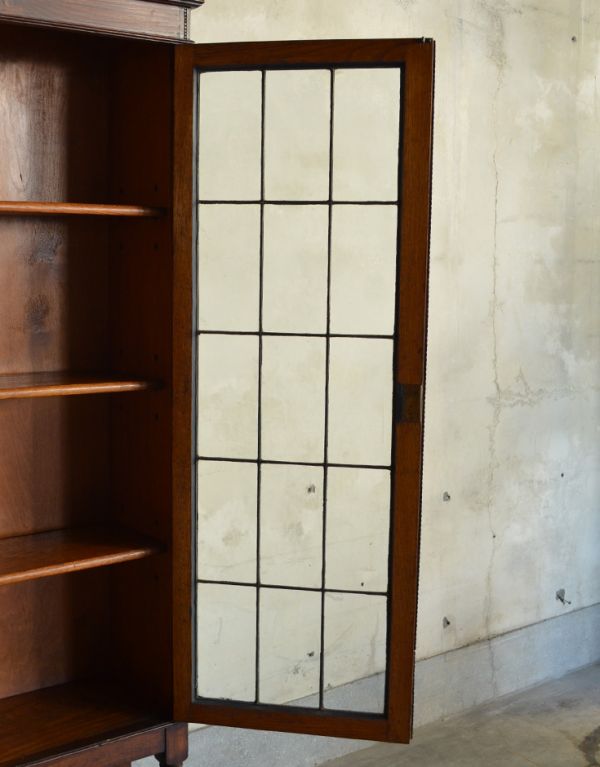 アンティークのキャビネット　アンティーク家具　書斎にピッタリのアンティーク家具、英国輸入のブックケース（本棚）。しっかりメンテナンスしてからお届けしますので安心してお使いいただけます。(j-1470-f)