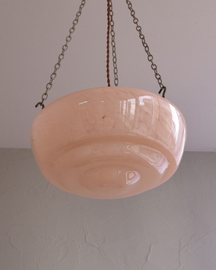 シャンデリア 照明・ライティング マーブルピンクが可愛いアンティークハンギングボウル(E26球付)。ふんわりとした優しいシルエット。(j-148-z)