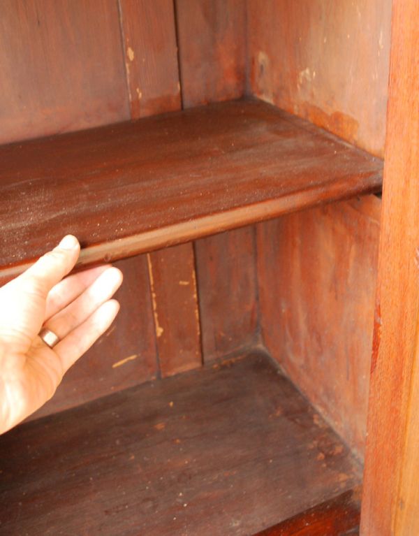 アンティークのキャビネット　アンティーク家具　英国のアンティーク家具、ミラー付クレデンザ（キャビネット）。上段の棚板は可動です。(j-1485-f)