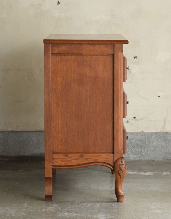 アンティークのチェスト アンティーク家具 フランスのアンティーク家具、エレガントなチェスト(3段)。横から見てもステキです。(j-1489-f)