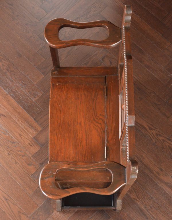 ロイドルームボックス アンティーク家具 英国らしい紳士のアンティークホールスタンド、ステッキスタンド付きベンチ。座面は広々としています。(j-1490-f)