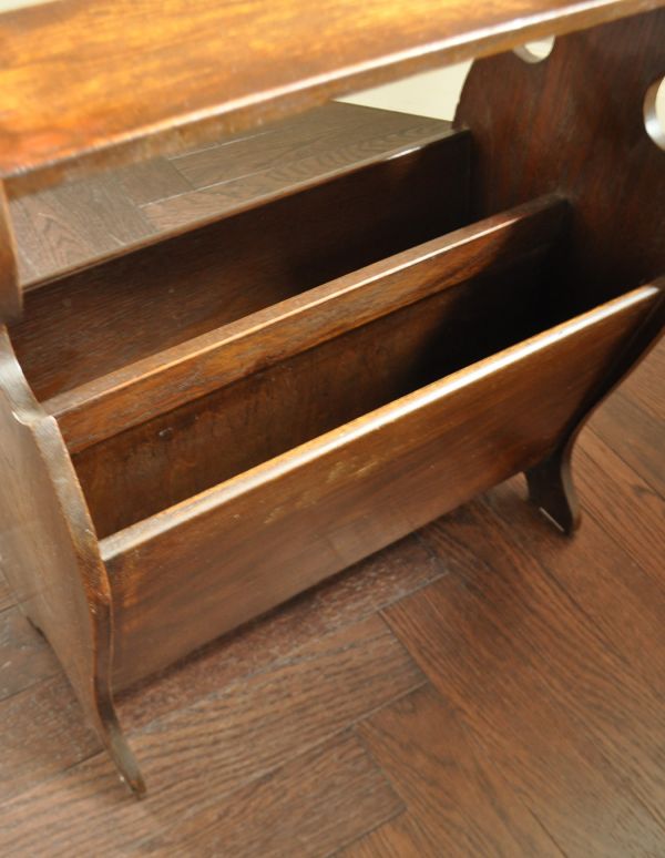 マガジンラック　アンティーク家具　本の収納、サイドテーブルにもなるアンティークのマガジンラック。中までしっかりとお手入れしています。(j-1496-f)