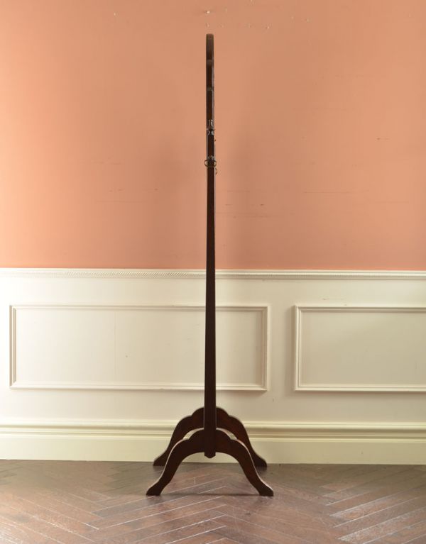 サイドバイサイド　アンティーク家具　実用的なアンティーク家具、美しいシュバルミラー（姿見） 。スッキリとしたシルエットなので、お家の中で気軽に使って頂けます。(j-1498-f)