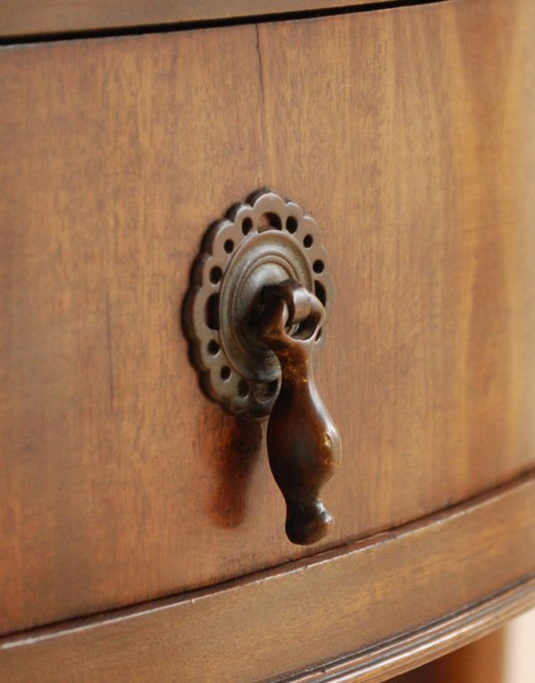 ロイドテーブル　アンティーク家具　英国の素敵なアンティーク家具、コンソール（ゲームテーブル）。引き出しの取っ手は、ドロップタイプです。(j-1510-f)