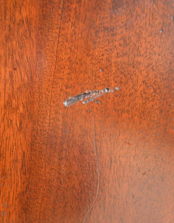 マガジンラック　アンティーク家具　英国のアンティーク家具、収納力もある木製のマガジンラック。専門の職人によってお直ししていますが、アンティークは新品ではありません。(j-1513-f)