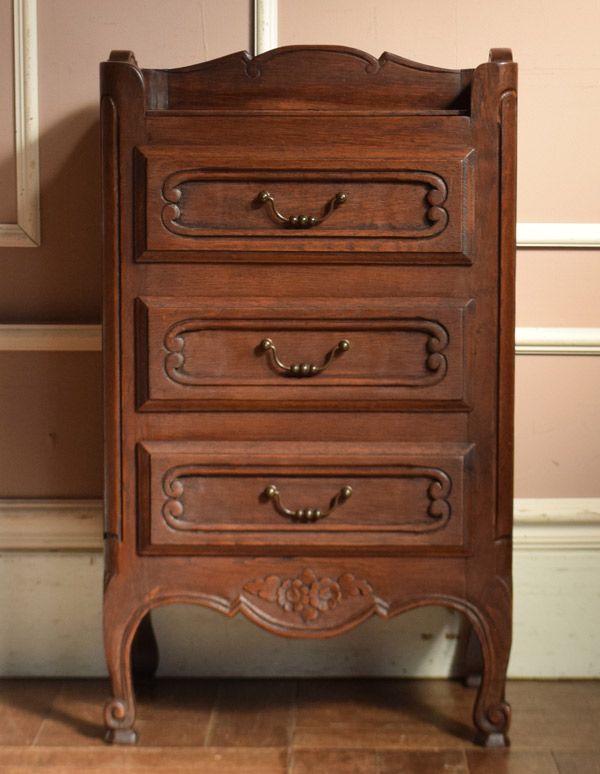 アンティークのチェスト　アンティーク家具　フランスのアンティーク家具、ミニサイズのフレンチチェスト。引出しの中には、細々としたものを収納してくださいね。(j-1532-f)