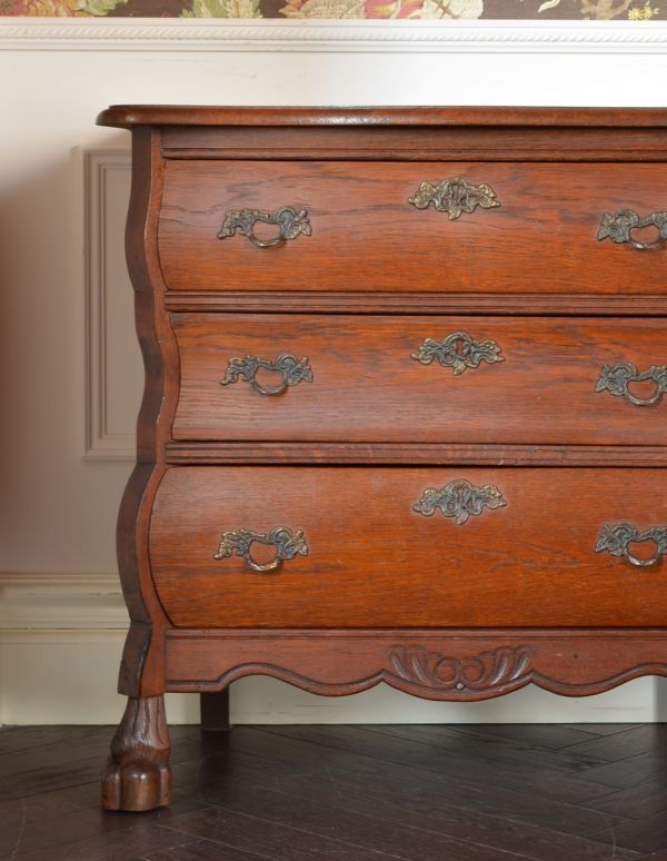 アンティークのチェスト　アンティーク家具　アンティークの素敵なフレンチ家具、小さな３段チェスト（コモード）。デザインの美しさが自慢のチェスト。(j-1538-f)