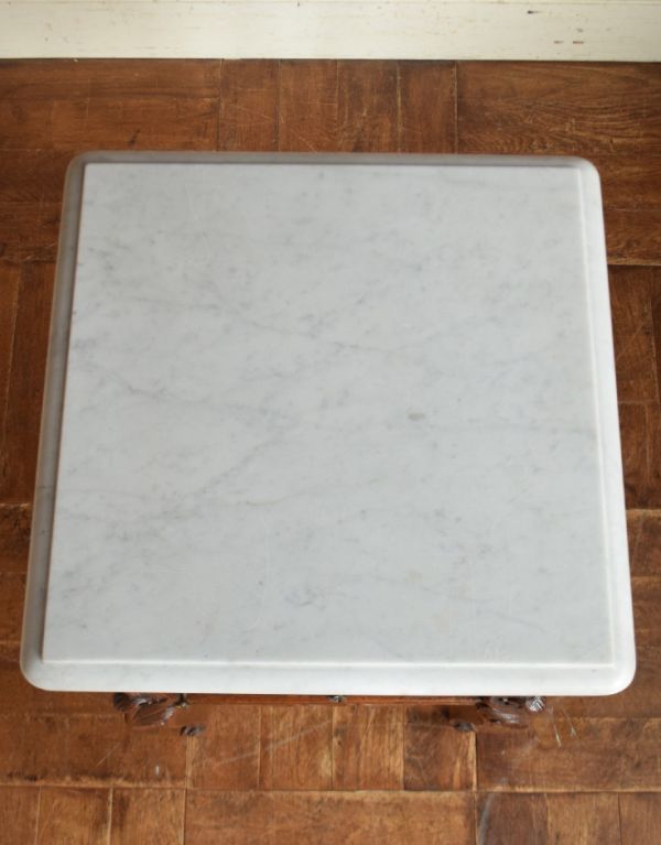 アンティークのキャビネット　アンティーク家具　フランスのアンティーク家具、大理石天板のナイトテーブル（キャビネット）。天板もキレイな天然大理石が割れずに到着しました。(j-1539-f)