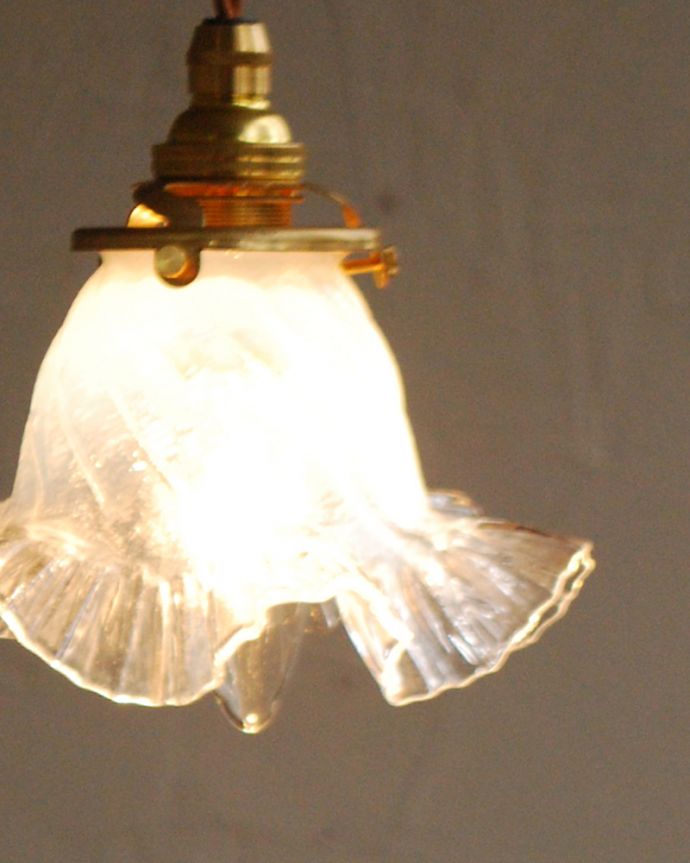 ペンダントライト 照明・ライティング アンティークシェードペンダントライト(コード・シャンデリア球・ギャラリーA付き)。あたたかい光がお部屋を包み込みます。(j-155-z)