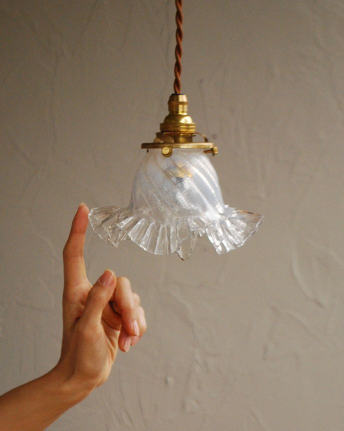 ペンダントライト 照明・ライティング アンティークシェードペンダントライト(コード・シャンデリア球・ギャラリーA付き)。キッチンカウンターやダイニングテーブル、トイレや玄関などの狭い空間にもオススメです。(j-155-z)