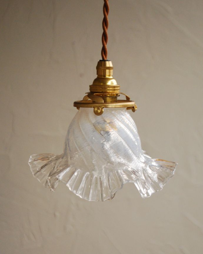 ペンダントライト 照明・ライティング アンティークシェードペンダントライト(コード・シャンデリア球・ギャラリーA付き)。【 シェードのサイズ 】直径15.5×高さ10cmコードは50、80cm以外にも、ご希望の長さで加工してお届けします。(j-155-z)