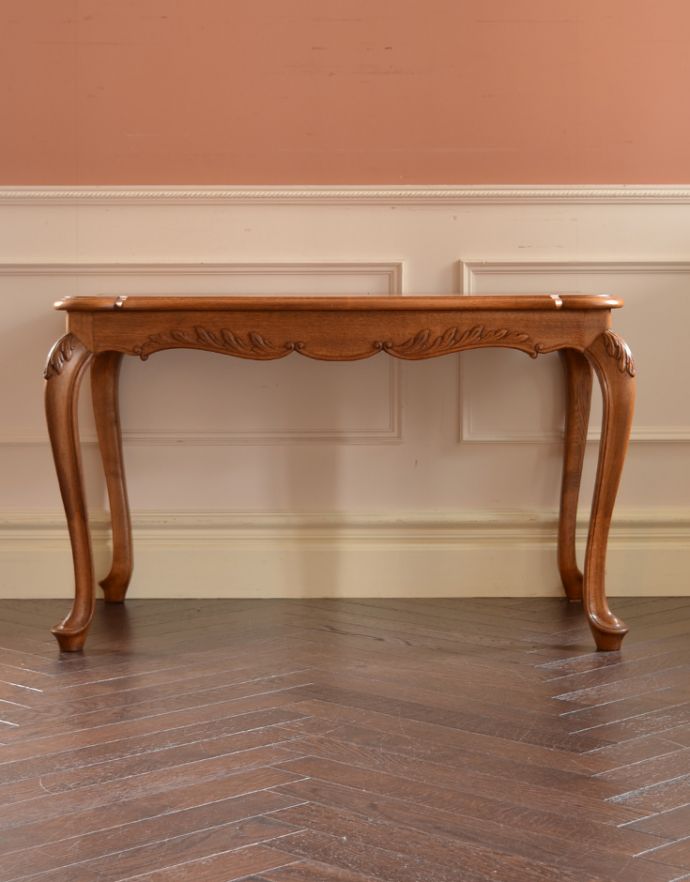 ロイドテーブル　アンティーク家具　エレガントなフランスのアンティーク家具、美しい脚のコーヒーテーブル。きちんとメンテナンスしてあるので、裏側もキレイです。(j-1560-f)