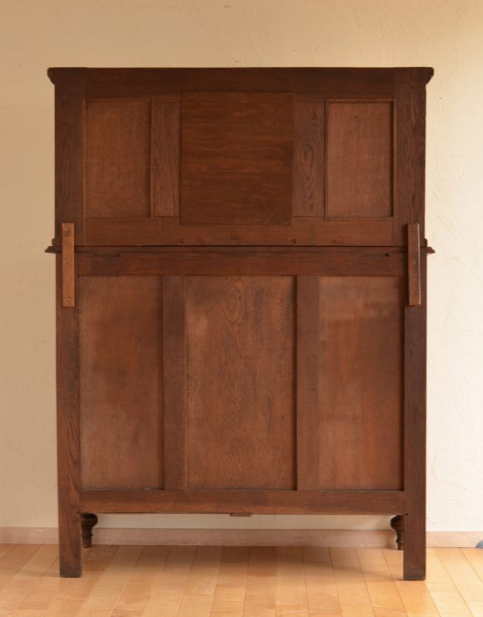 サイドボード　アンティーク家具　フランスから届いたアンティーク家具、ミラーが付いたサイドボード。きちんとメンテナンスしてあるので、裏側もキレイです。(j-1570-f)