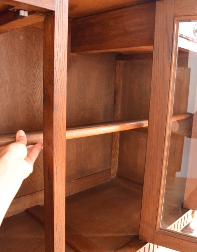 サイドボード　アンティーク家具　フランスから届いたアンティーク家具、ミラーが付いたサイドボード。棚板は可動します。(j-1570-f)