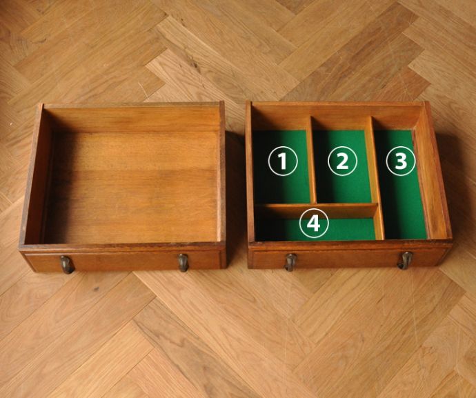 サイドボード　アンティーク家具　英国のアンティーク家具、お花の彫りが入ったミラーバックサイドボード。引き出しは２杯。(j-1571-f)