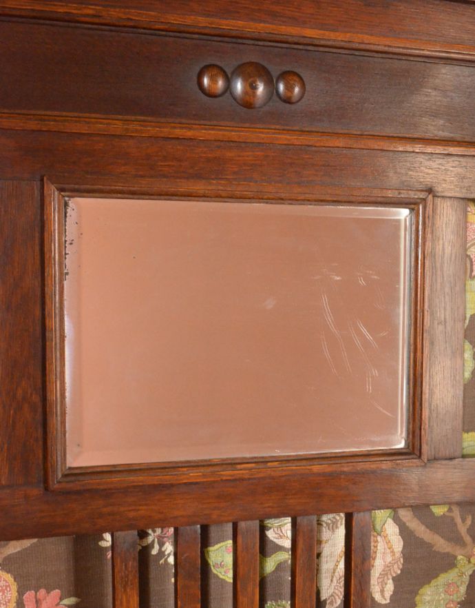 ロイドルームボックス　アンティーク家具　アンティークの英国インテリア、ツイストが美しいホールスタンド（コート掛け）。鏡があることで、出かける前にサッと身だしなみチェックできるから本当に便利。(j-1575-f)