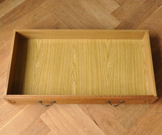 アンティークのキャビネット　アンティーク家具　フランスの素敵なアンティーク家具、木製のキャビネット。引き出しは１杯。(j-1587-f)