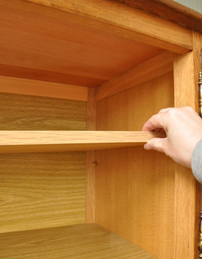 アンティークのキャビネット　アンティーク家具　フランスの素敵なアンティーク家具、木製のキャビネット。棚板は１枚。(j-1587-f)