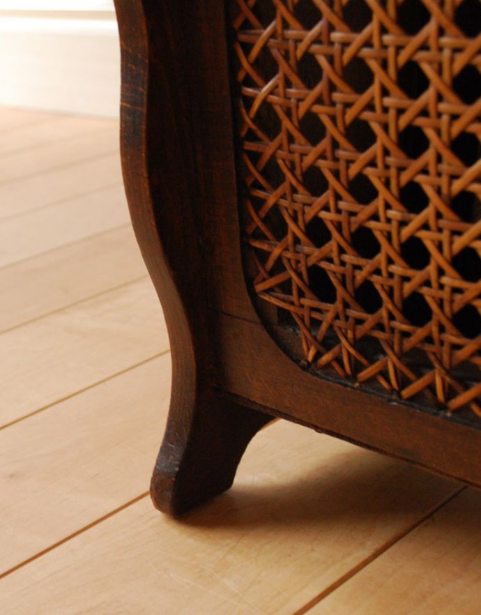 マガジンラック　アンティーク家具　フランスアンティークの小さな収納家具、雑誌や新聞を入れるマガジンラック。メンテナンスしているので安心してお使いいただけます。(j-1591-f)