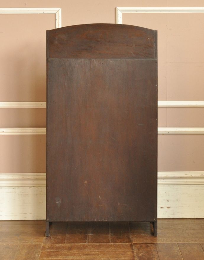 アンティークのキャビネット アンティーク家具 書斎やリビングで使いたいアンティーク家具、小さくて使いやすいブックシェルフ(本棚)。きちんとメンテナンスしてあるので、裏側もキレイです。(j-1592-f)