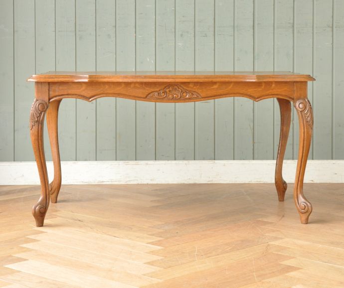 ロイドテーブル　アンティーク家具　美しいパーケット柄の天板に注目！エレガントなフランスのアンティークコーヒーテーブル 。コンパクトで便利です。(j-1599-f)