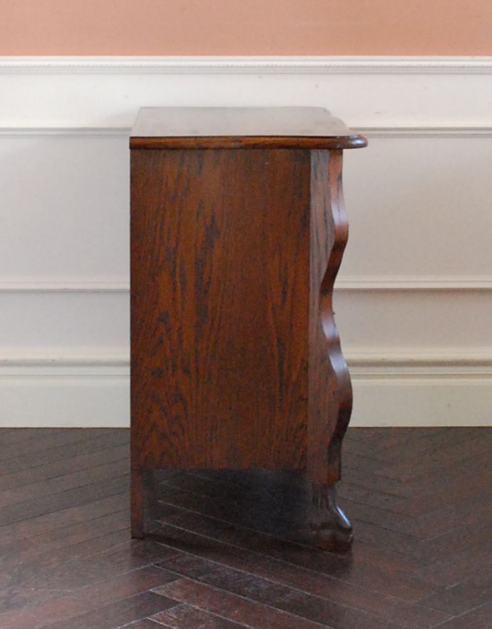 ヨーロッパの美しいアンティーク家具、フランスの3段チェスト(j-1601