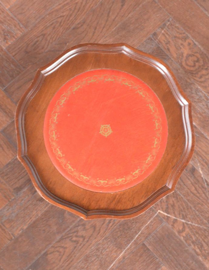 ロイドテーブル アンティーク家具 アンティークの英国家具、高級感のある革張りのワインテーブル(オケージョナルテーブル)。革張りは高級感があります。(j-1607-f)