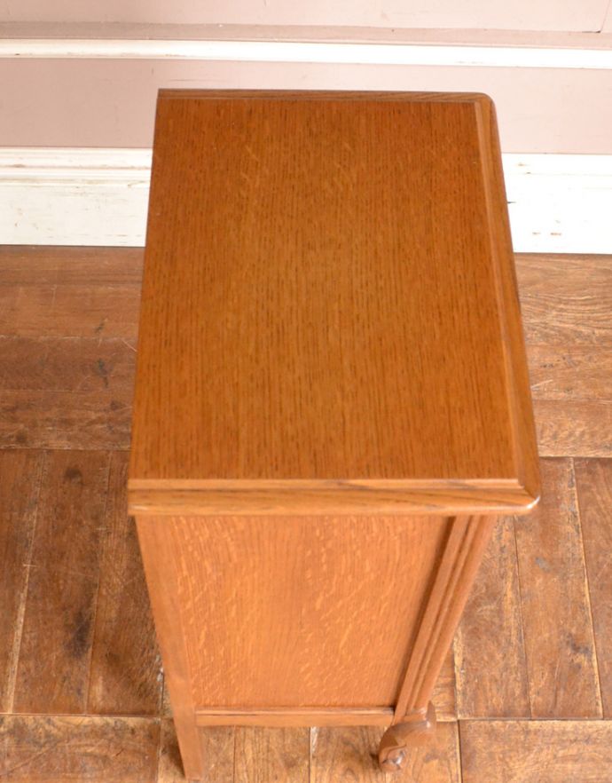 アンティークのチェスト アンティーク家具 南フランスのアンティーク家具、彫がたっぷりのエレガントなチェスト(5段)。ピカピカにお直ししてあります。(j-1609-f)