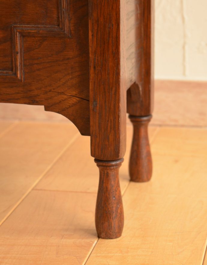 マガジンラック　アンティーク家具　英国のアンティーク収納家具、雑誌や新聞を収納できるマガジンラック。メンテナンスしているので安心してお使いいただけます。(j-1642-f)