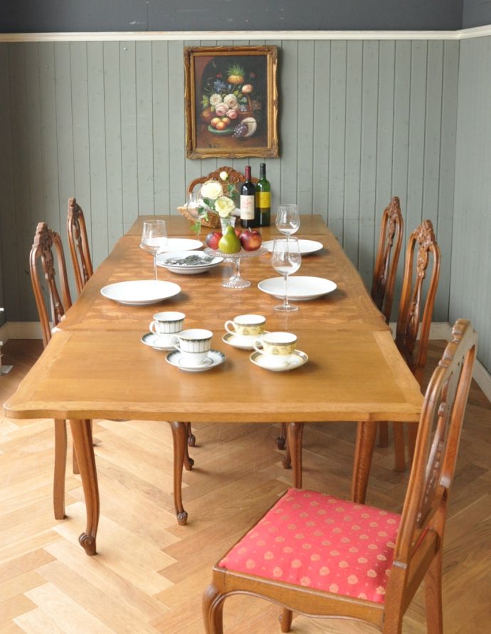 ロイドテーブル　アンティーク家具　アンティークダイニングテーブル（伸張式）。大きく広げるとなんと2ｍを越えるテーブルになります。(j-1647-f)