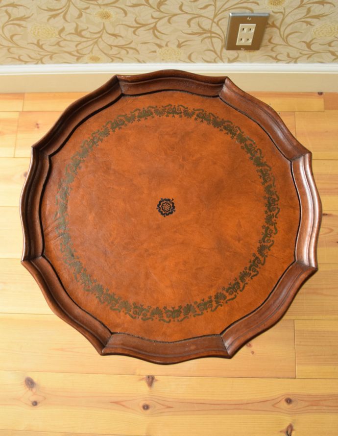 ロイドテーブル　アンティーク家具　イギリスアンティーク家具、ブラウンの革張りのワインテーブル（オケージョナルテーブル）。天板です。(j-1653-f)