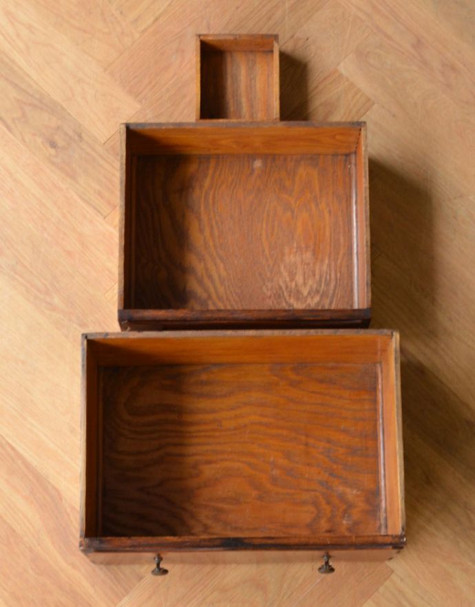 サイドバイサイド　アンティーク家具　イギリスで見つけた便利なアンティーク家具、本棚とデスクが一つになったサイドバイサイド 。引き出しは全部で３杯。(j-1654-f)