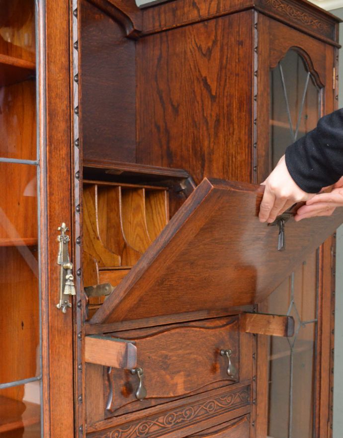 サイドバイサイド　アンティーク家具　イギリスで見つけた便利なアンティーク家具、本棚とデスクが一つになったサイドバイサイド 。このようにビューローを開いてくださいね。(j-1654-f)