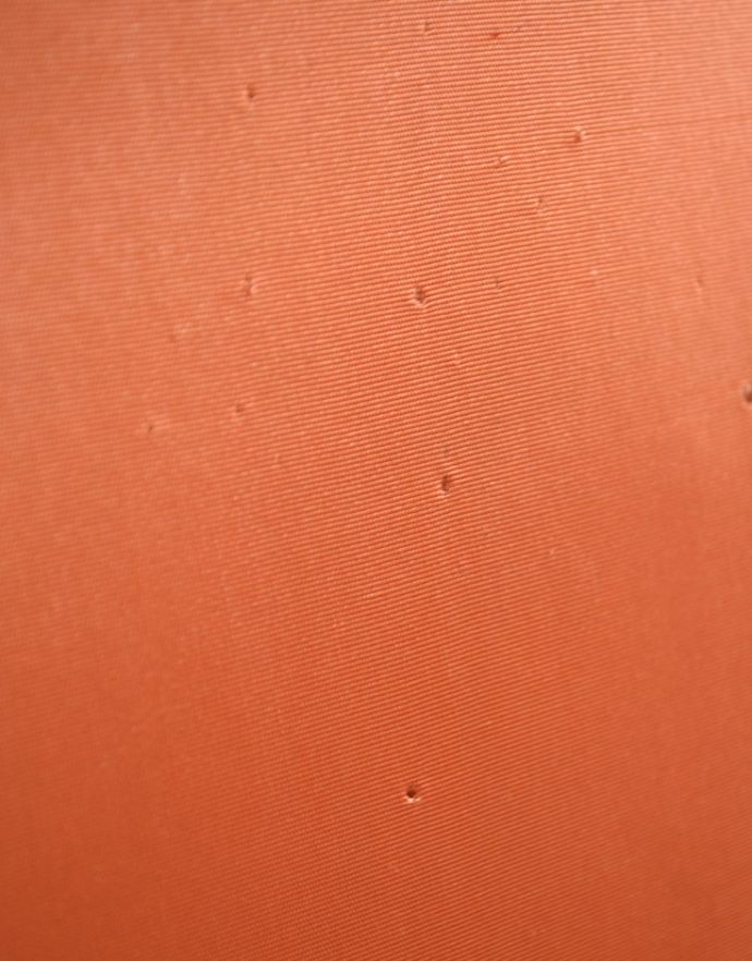 ソーイングボックス　アンティーク家具　英国のアンティーク家具、花台にもなる素敵なソーイングボックス。アンティークは新品ではないので、経年変化によるキズはありますが、専門の職人によって目立たないようにキレイにお直しをしています。(j-1656-f)