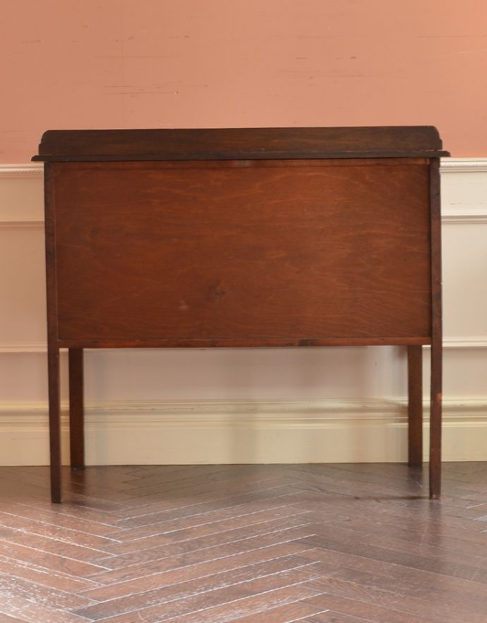 アンティークのチェスト　アンティーク家具　気軽に使える小さなアンティーク家具、オーク材を使った英国サイドチェスト。きちんとメンテナンスしてあるので、裏側もキレイです。(j-1657-f)