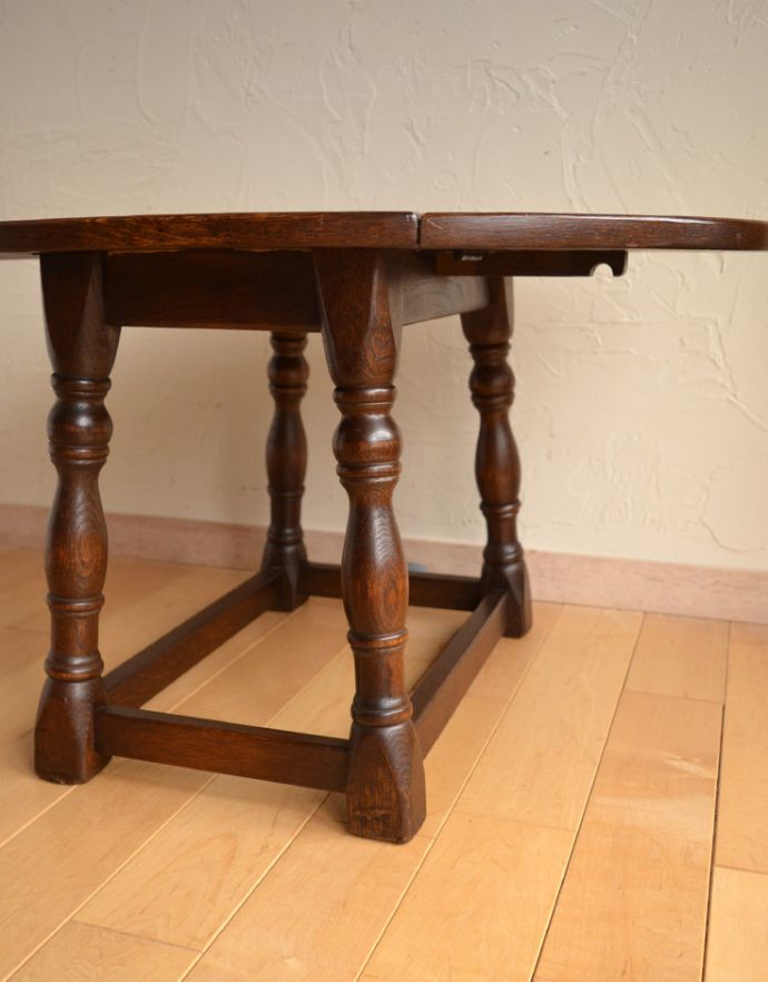ロイドテーブル アンティーク家具 小ぶりなアンティークの英国家具、バタフライ式のコーヒーテーブル伸張式。キチンとお直ししました。(j-1664-f)