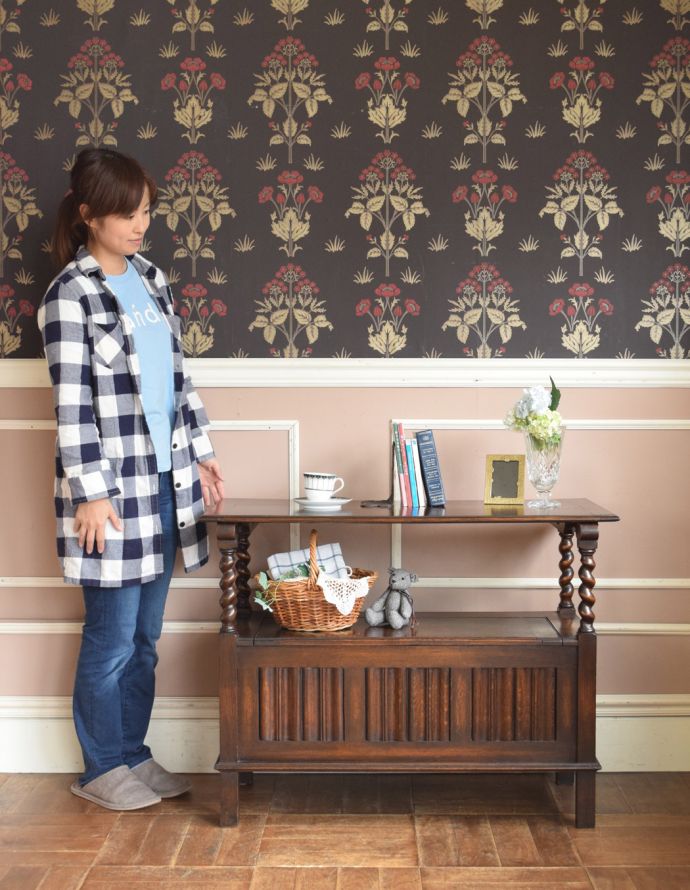 ブランケットボックス・収納ボックス　アンティーク家具　3通りに使える最もアンティークらしい家具、モンクスベンチ（ベンチテーブル）。ディスプレイ棚や、サイドテーブルにだってなります。(j-1678-f)