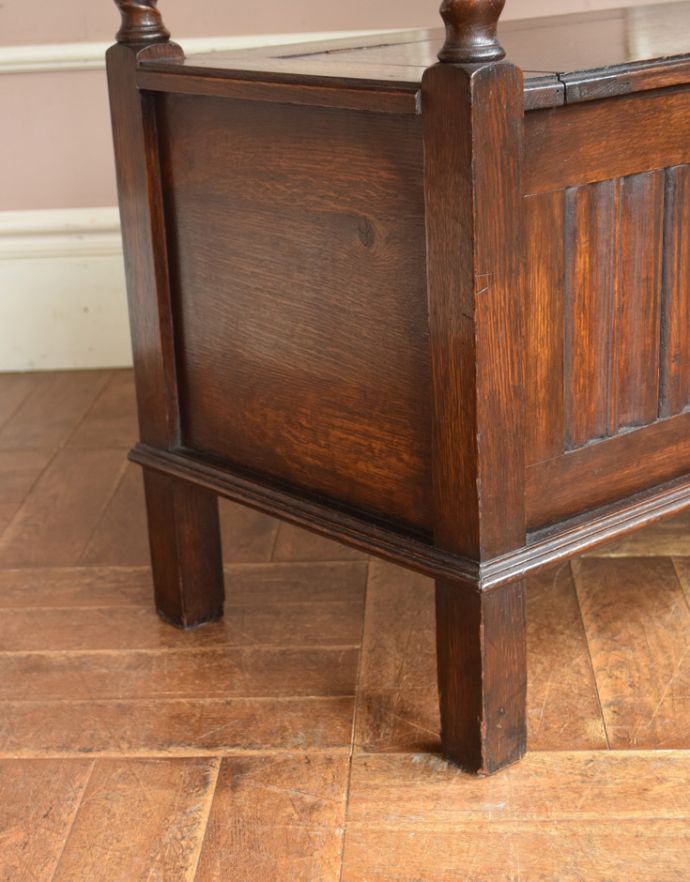 ブランケットボックス・収納ボックス　アンティーク家具　3通りに使える最もアンティークらしい家具、モンクスベンチ（ベンチテーブル）。丈夫な脚です。(j-1678-f)