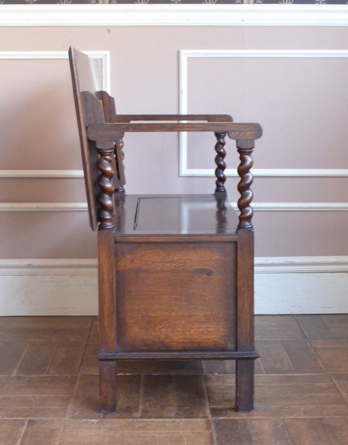 ブランケットボックス・収納ボックス　アンティーク家具　3通りに使える最もアンティークらしい家具、モンクスベンチ（ベンチテーブル）。英国家具らしいクラシカルな雰囲気を演出します。(j-1678-f)