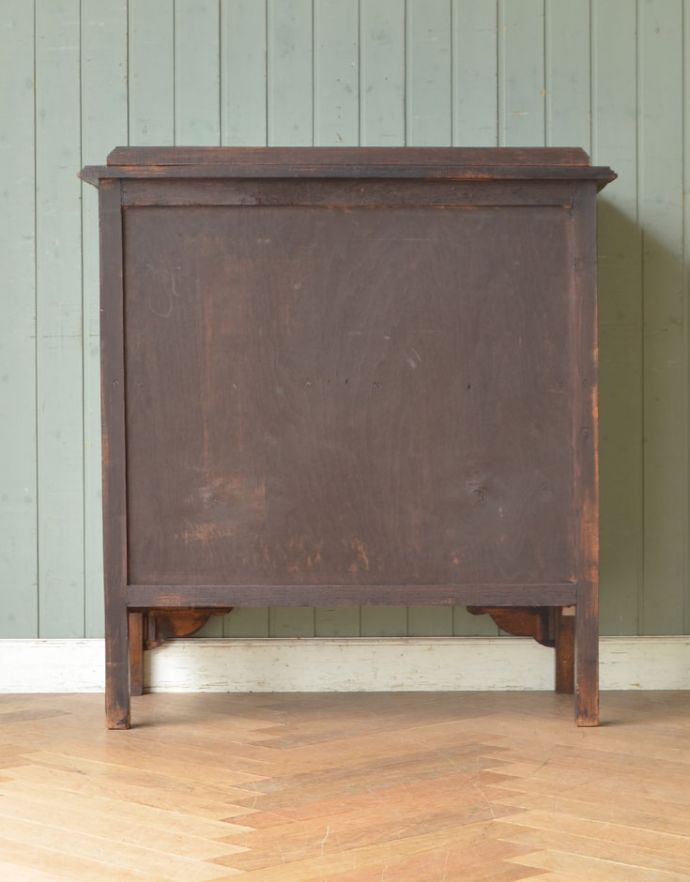 アンティークのチェスト　アンティーク家具　扉と引き出しが付いた英国家具、アンティークカップボードチェスト（食器棚）。きちんとメンテナンスしてあるので、裏側もキレイです。(j-1679-f)