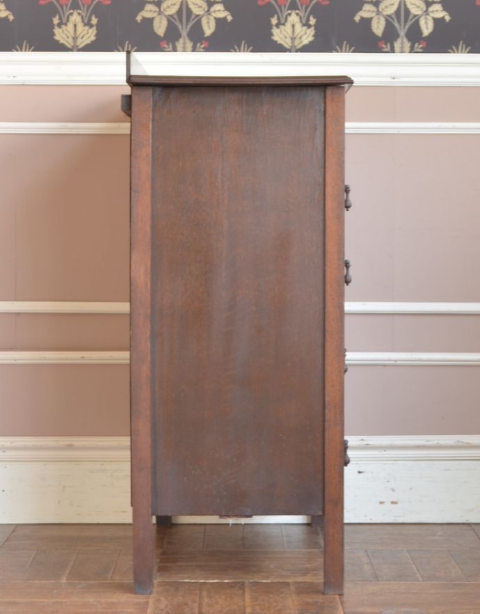 アンティークのチェスト　アンティーク家具　機能的な鏡、小物収納付きのアンティーク家具、ドレッサーを兼ねたバチェラーズチェスト。サイドもしっかり作られています。(j-1682-f)