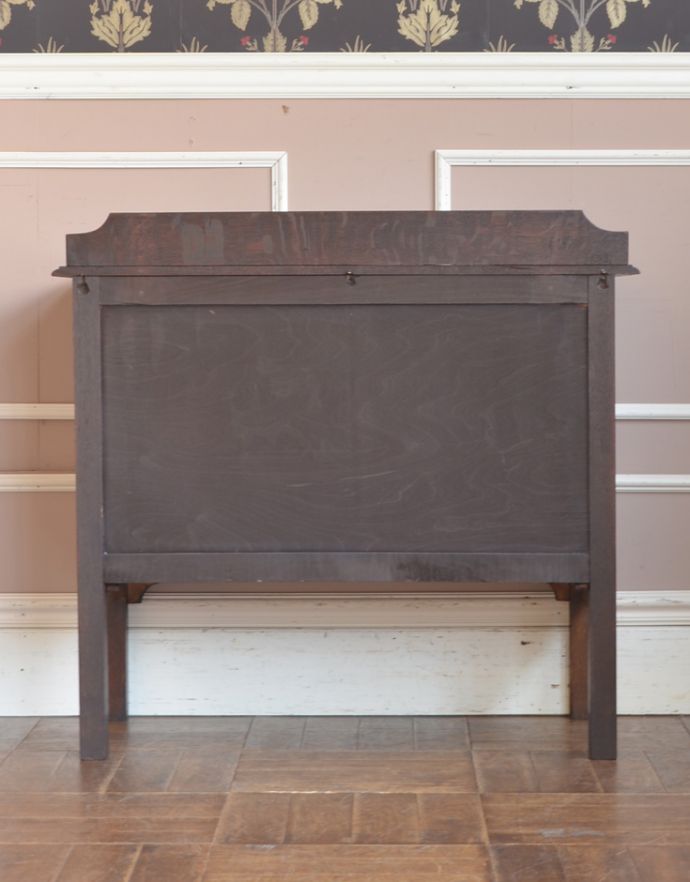 アンティークのチェスト アンティーク家具 英国のアンティーク家具、オーク材を使った3段サイドチェスト。きちんとメンテナンスしてあるので、裏側もキレイです。(j-1685-f)