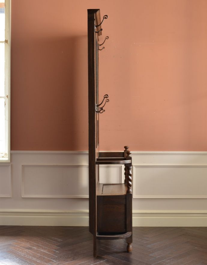 アンティークの玄関収納　アンティーク家具　玄関で使えるアンティーク英国家具、ベンチも付いたホールスタンド。横から見るとこんなにもスッキリとしているんですよ。(j-1695-f)